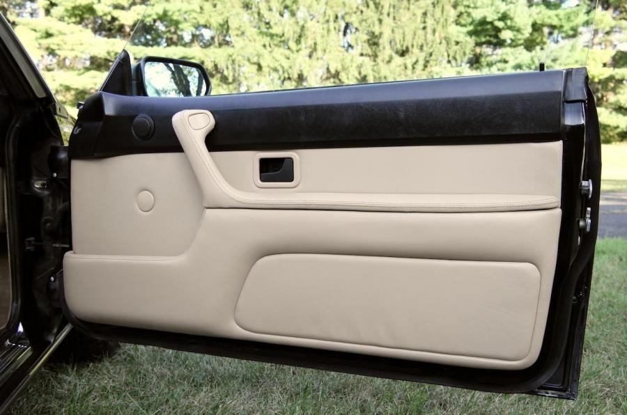 Детали интерьера BMW M6 (E24) 1988 года  (NA) (фото 81 из 158)
